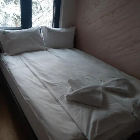 Kralj Lux In Balkan Hill Two *