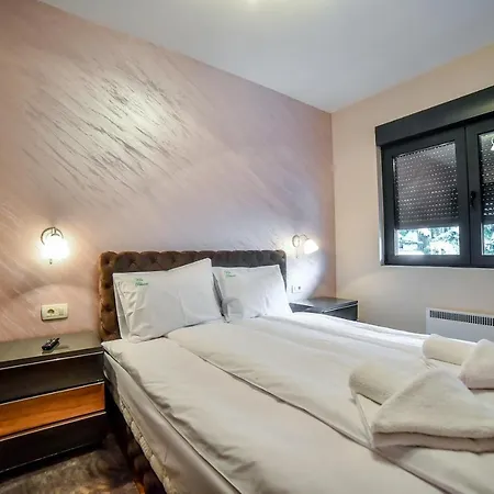 Kralj Lux In Balkan Hill Two ズラティボール