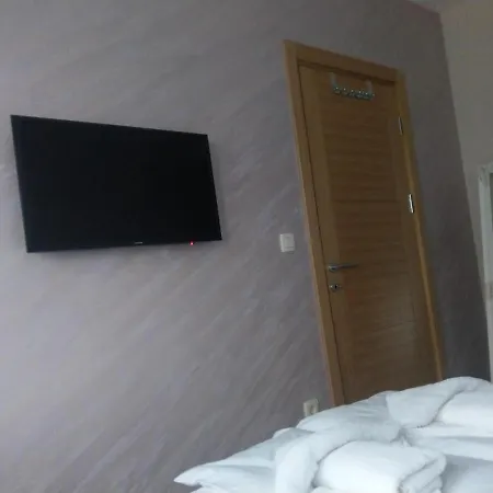 Kralj Lux In Balkan Hill Two