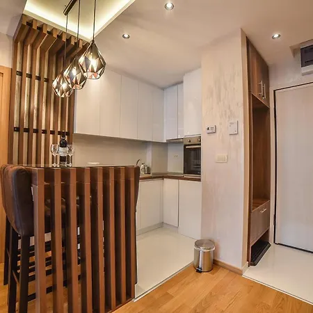 Kralj Lux In Balkan Hill Two Zlatibor