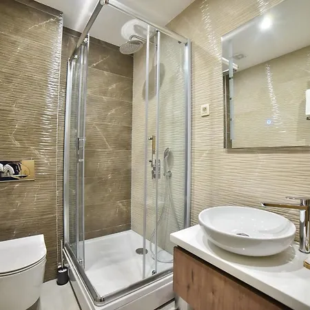 Kralj Lux In Balkan Hill Two * ズラティボール