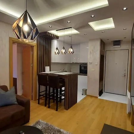 Kralj Lux In Balkan Hill Two