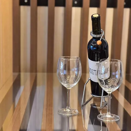 Kralj Lux In Balkan Hill Two ズラティボール