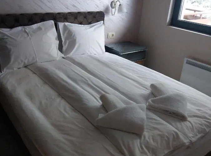 Kralj Lux In Balkan Hill Two *