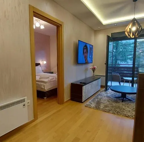 Kralj Lux In Balkan Hill Two